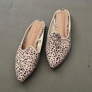 Universal thread spotted mules